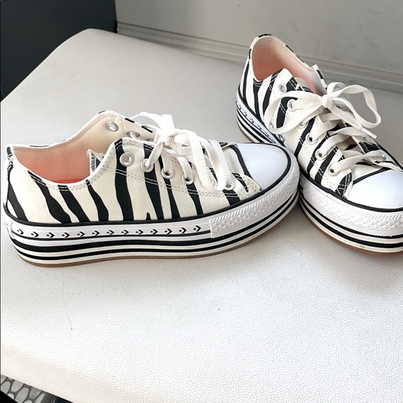 striped platform converse